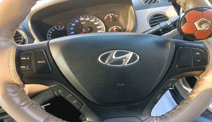 2014 Hyundai Xcent S (O) 1.2, Petrol, Manual, 1,30,276 km, interior