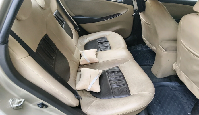 2011 Hyundai Verna FLUIDIC 1.6 VTVT SX, Petrol, Manual, 1,12,230 km, interior