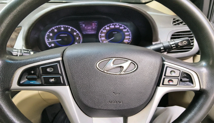 2011 Hyundai Verna FLUIDIC 1.6 VTVT SX, Petrol, Manual, 1,12,230 km, interior