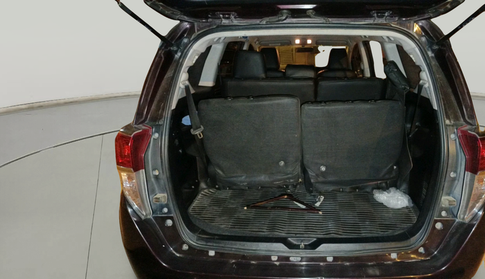 2017 Toyota Innova Crysta 2.4 GX 8 STR, Diesel, Manual, 1,80,337 km, exterior