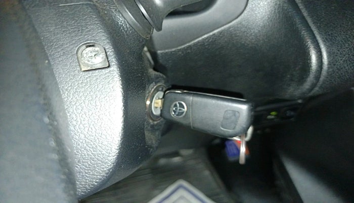 2017 Toyota Innova Crysta 2.4 GX 8 STR, Diesel, Manual, 1,80,337 km, interior