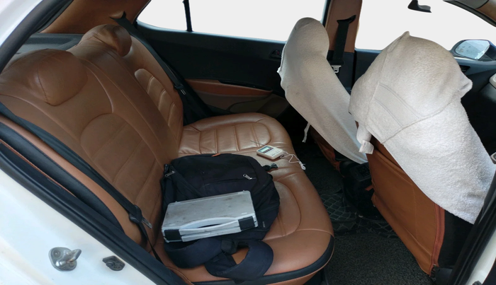 2016 Hyundai Grand i10 MAGNA 1.2 KAPPA VTVT, CNG, Manual, 1,38,037 km, interior