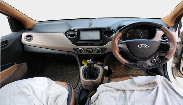 2016 Hyundai Grand i10 MAGNA 1.2 KAPPA VTVT, CNG, Manual, 1,38,037 km, interior