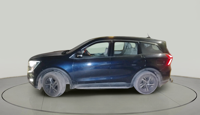 2022 Mahindra XUV700 AX 5 P MT 7 STR, Petrol, Manual, 26,271 km, exterior