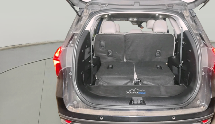 2022 Mahindra XUV700 AX 5 P MT 7 STR, Petrol, Manual, 26,271 km, exterior