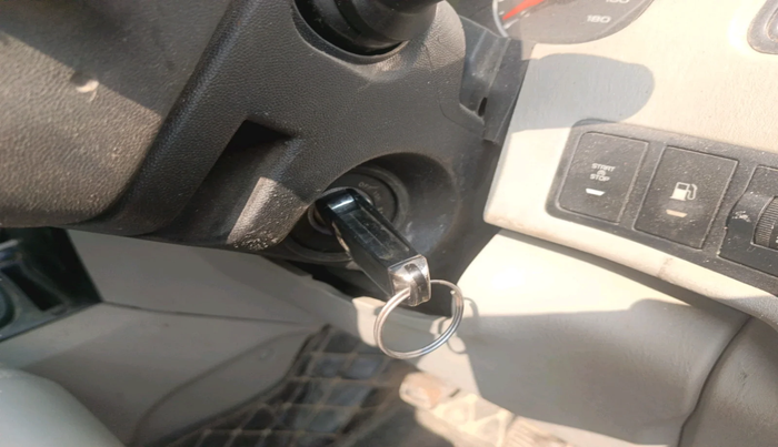 2018 Mahindra Scorpio S5, Diesel, Manual, 56,367 km, interior