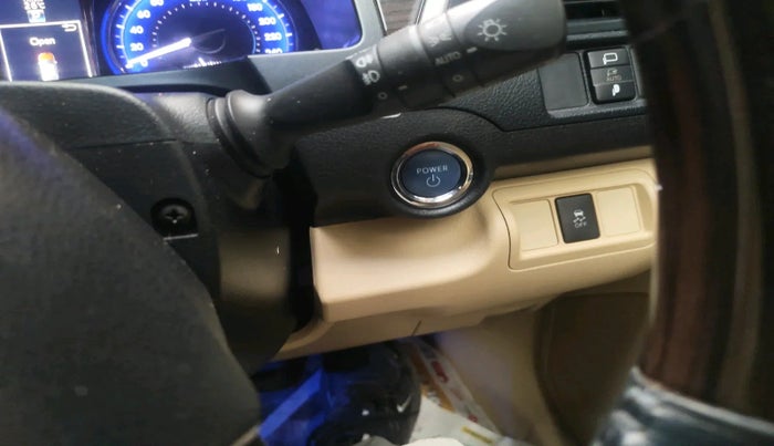 2016 Toyota Camry HYBRID, Hybrid, Automatic, 68,220 km, interior