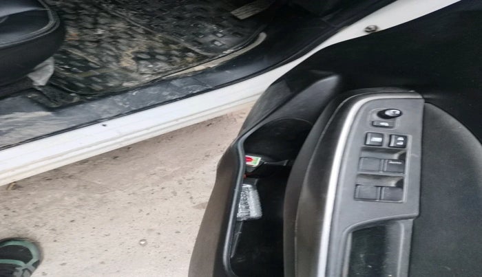 2022 Maruti Swift LXI, Petrol, Manual, 61,801 km, interior