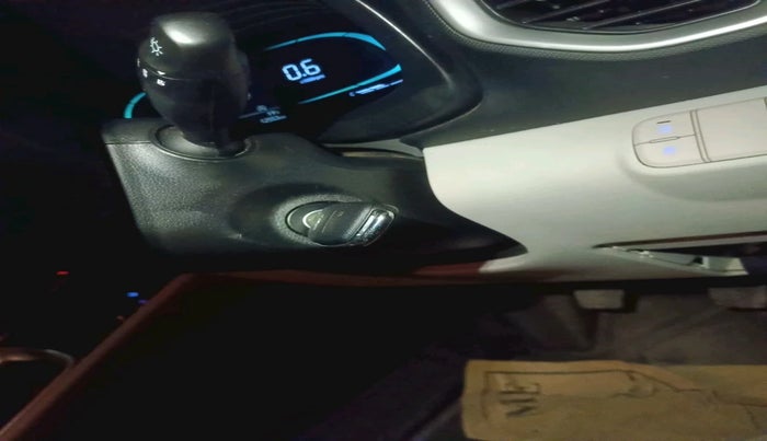 2024 Hyundai VENUE S(O) 1.2, Petrol, Manual, 12,553 km, interior