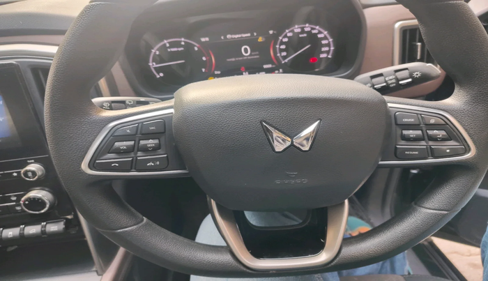 2023 Mahindra SCORPIO-N Z6 DIESEL MT 2WD 7 STR, Diesel, Manual, 9,920 km, interior