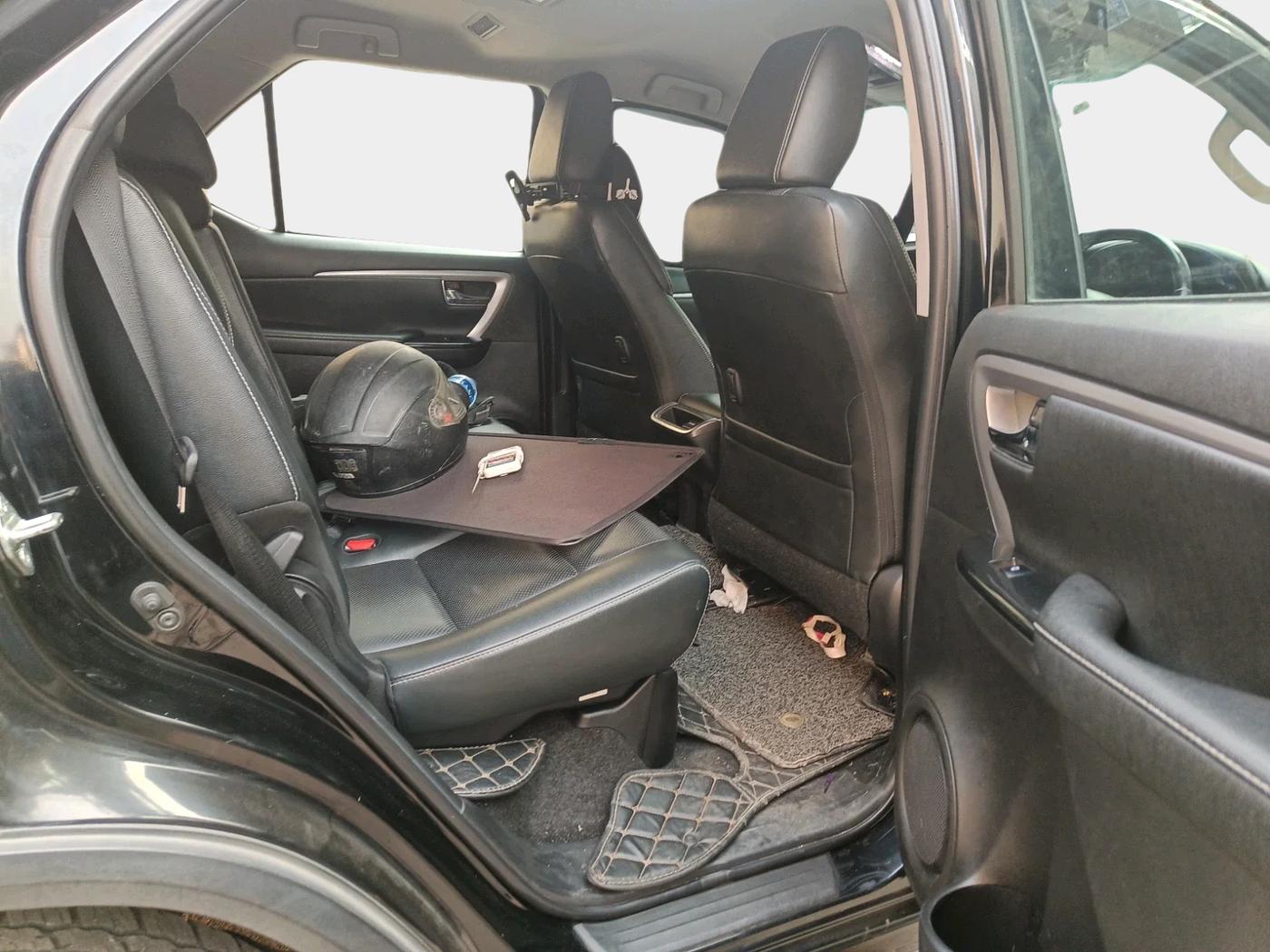 2021 Toyota Fortuner 4X2 AT 2.7 PETROL, Petrol, Automatic, 30,748 km, interior