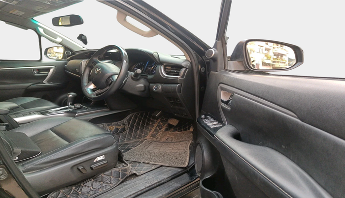 2021 Toyota Fortuner 4X2 AT 2.7 PETROL, Petrol, Automatic, 30,748 km, interior