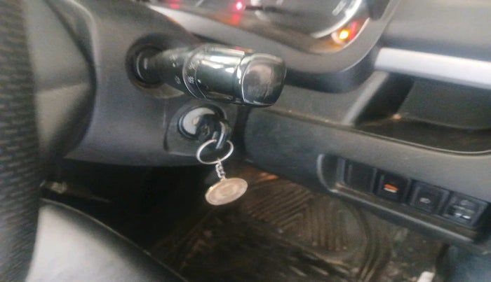 2015 Maruti Swift VXI, Petrol, Manual, 39,588 km, interior