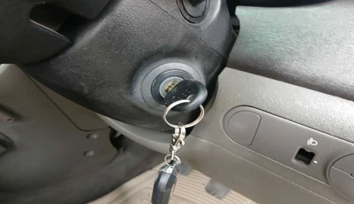 2011 Hyundai i10 MAGNA 1.2, Petrol, Manual, 1,11,436 km, interior