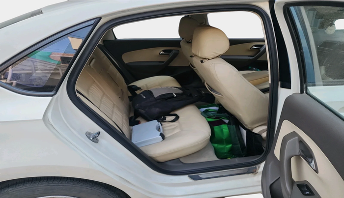 2011 Volkswagen Vento HIGHLINE 1.6 MPI, Petrol, Manual, 1,17,970 km, interior