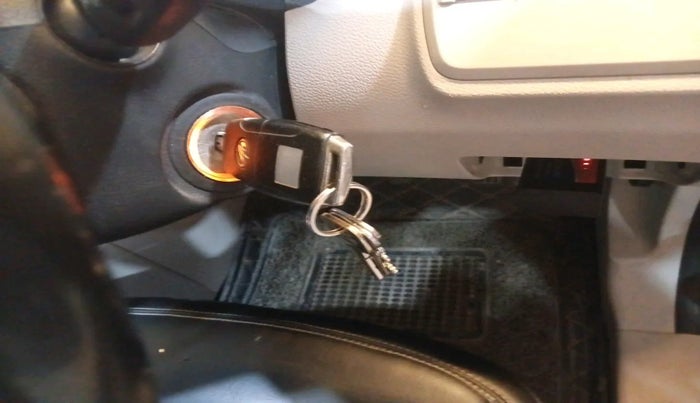 2019 Mahindra XUV300 W6 1.5 DIESEL, Diesel, Manual, 82,565 km, interior