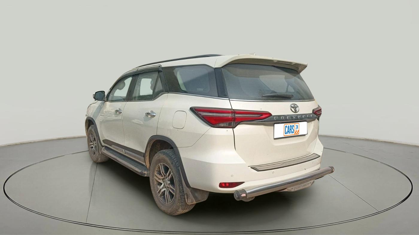 2022 Toyota Fortuner 4X4 MT 2.8 DIESEL, Diesel, Manual, 43,000 km, exterior