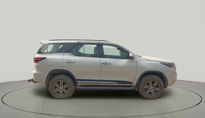 2022 Toyota Fortuner 4X4 MT 2.8 DIESEL, Diesel, Manual, 41,344 km, exterior