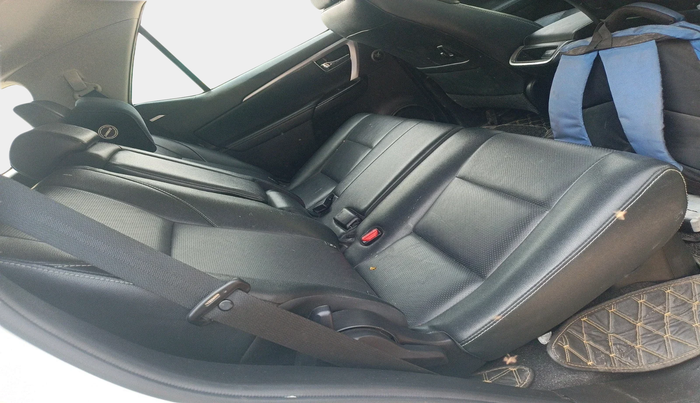 2022 Toyota Fortuner 4X4 MT 2.8 DIESEL, Diesel, Manual, 41,344 km, interior