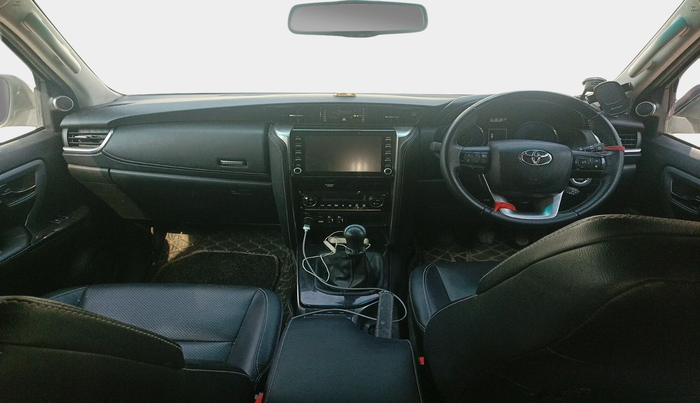 2022 Toyota Fortuner 4X4 MT 2.8 DIESEL, Diesel, Manual, 41,344 km, interior