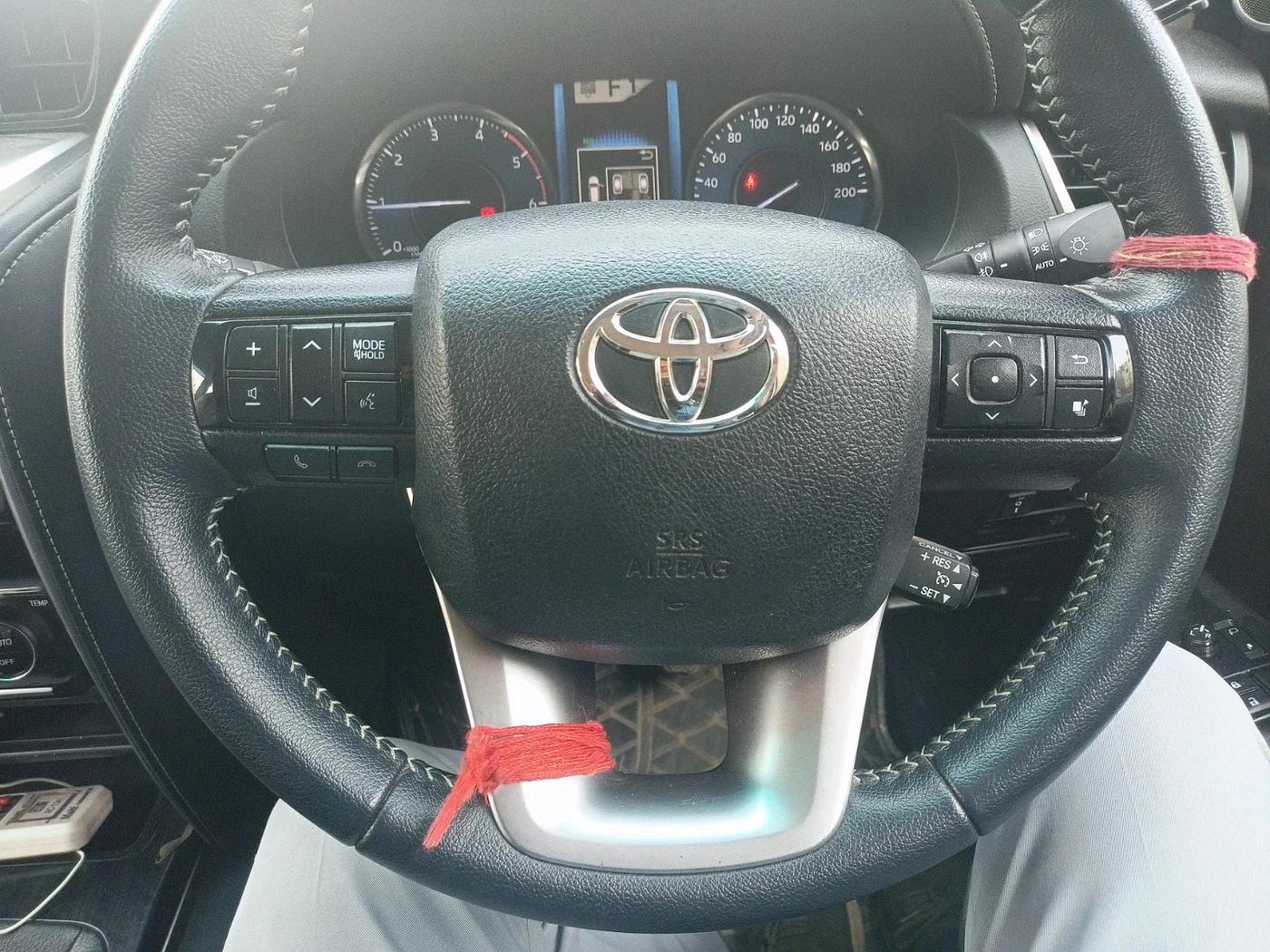 2022 Toyota Fortuner 4X4 MT 2.8 DIESEL, Diesel, Manual, 43,000 km, interior