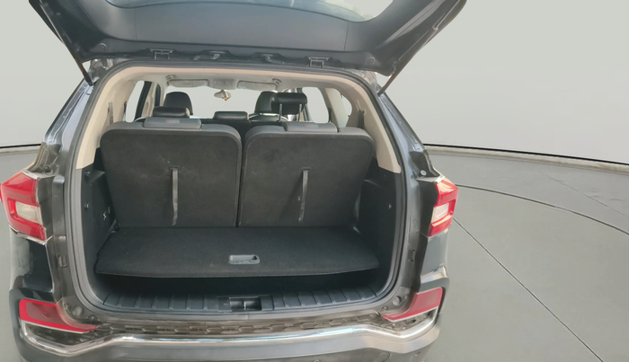 2022 Mahindra ALTURAS G4 2WD AT, Diesel, Automatic, 93,711 km, exterior