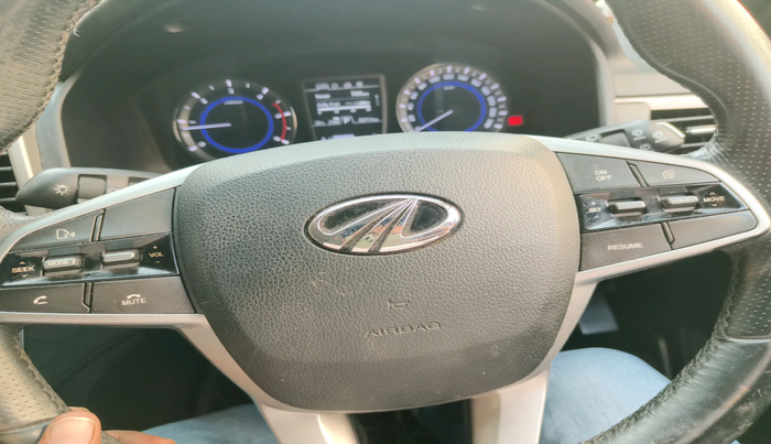 2022 Mahindra ALTURAS G4 2WD AT, Diesel, Automatic, 93,711 km, interior