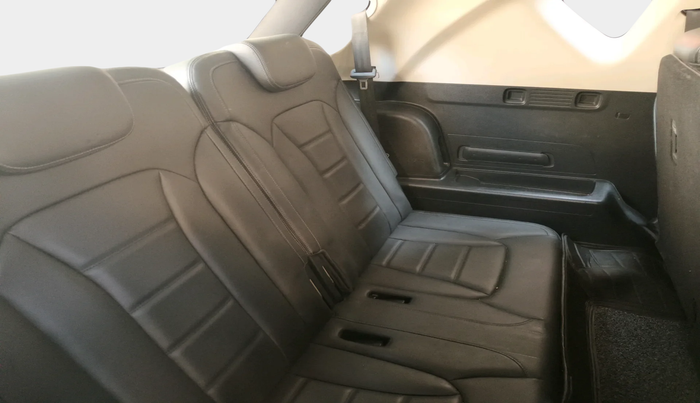 2022 Mahindra ALTURAS G4 2WD AT, Diesel, Automatic, 93,711 km, interior