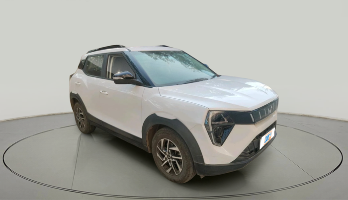 2024 Mahindra XUV 3XO AX5 1.2 L TCMPFI AT, Petrol, Automatic, 31,718 km, exterior