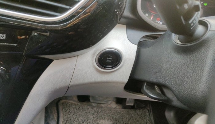 2024 Mahindra XUV 3XO AX5 1.2 L TCMPFI AT, Petrol, Automatic, 31,718 km, interior