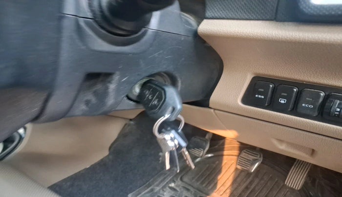 2016 Mahindra TUV300 T8, Diesel, Manual, 94,129 km, interior