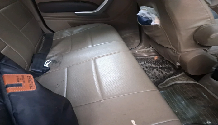 2016 Mahindra TUV300 T8, Diesel, Manual, 94,129 km, interior