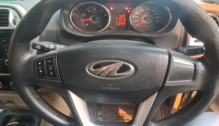 2016 Mahindra TUV300 T8, Diesel, Manual, 94,129 km, interior