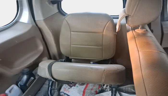 2016 Mahindra TUV300 T8, Diesel, Manual, 94,129 km, interior