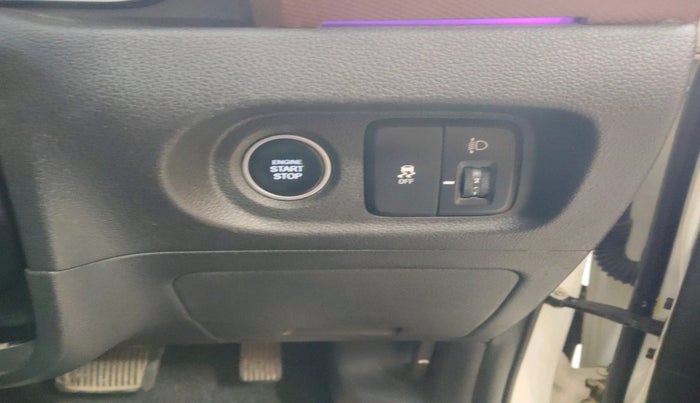 2021 Hyundai ALCAZAR PLATINUM(O) 6STR 1.5 AT, Diesel, Automatic, 94,290 km, interior