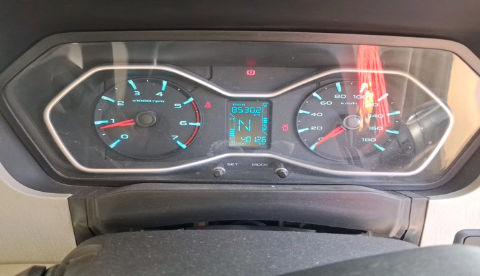 2017 Mahindra Scorpio S10 1.99 INTELLI-HYBRID, Diesel, Manual, 40,126 km, interior