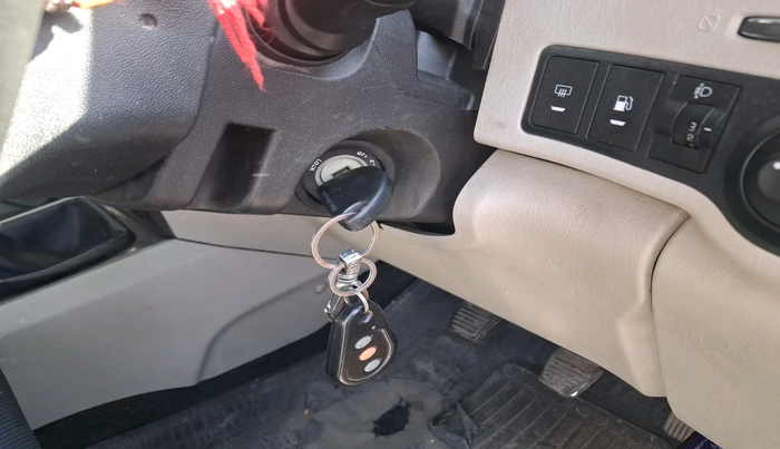 2017 Mahindra Scorpio S10 1.99 INTELLI-HYBRID, Diesel, Manual, 40,126 km, interior