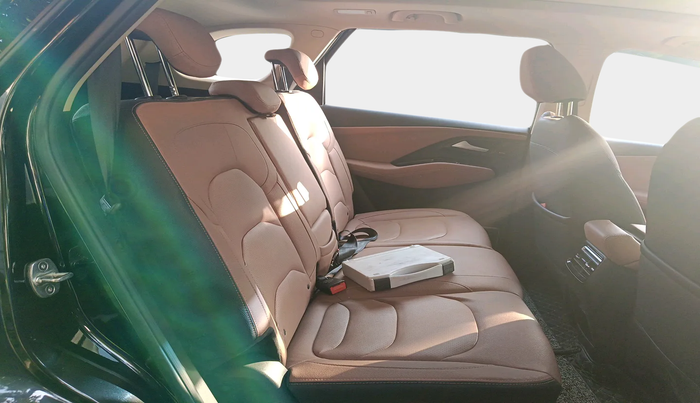 2023 MG HECTOR PLUS SHARP PRO 1.5 PETROL TURBO CVT 7 STR, Petrol, Automatic, 6,139 km, interior