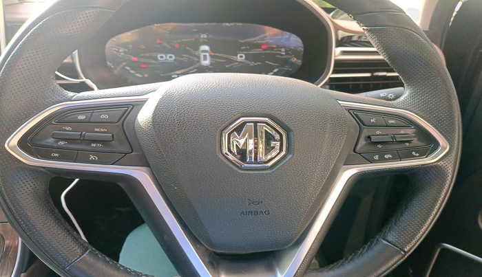 2023 MG HECTOR PLUS SHARP PRO 1.5 PETROL TURBO CVT 7 STR, Petrol, Automatic, 6,139 km, interior