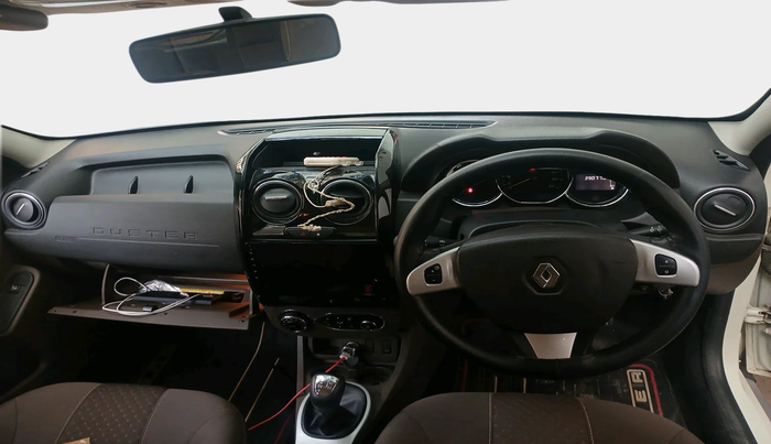 2017 Renault Duster 110 PS RXZ 4X2 AMT DIESEL, Diesel, Automatic, 39,077 km, interior