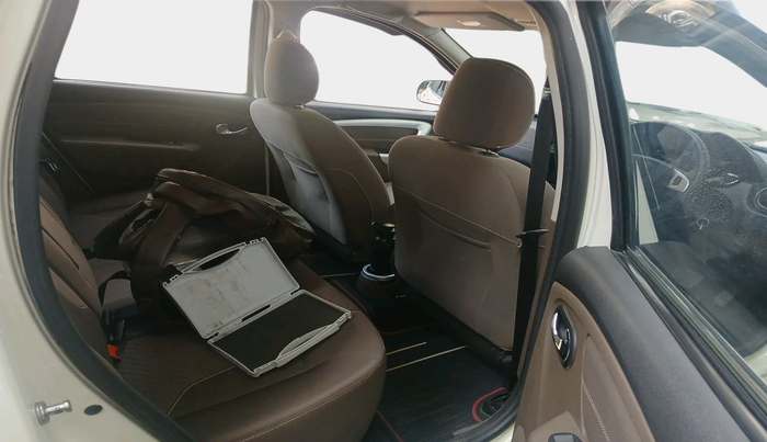 2017 Renault Duster 110 PS RXZ 4X2 AMT DIESEL, Diesel, Automatic, 39,077 km, interior