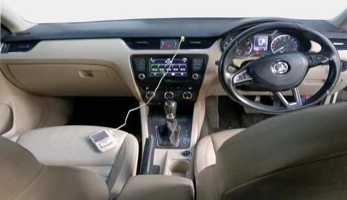 2016 Skoda Octavia STYLE PLUS AT 1.8 TSI, Petrol, Automatic, 1,10,823 km, interior