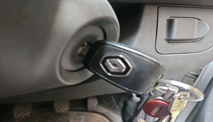 2024 Renault Kwid RXL(O) 1.0L, Petrol, Manual, 4,683 km, interior