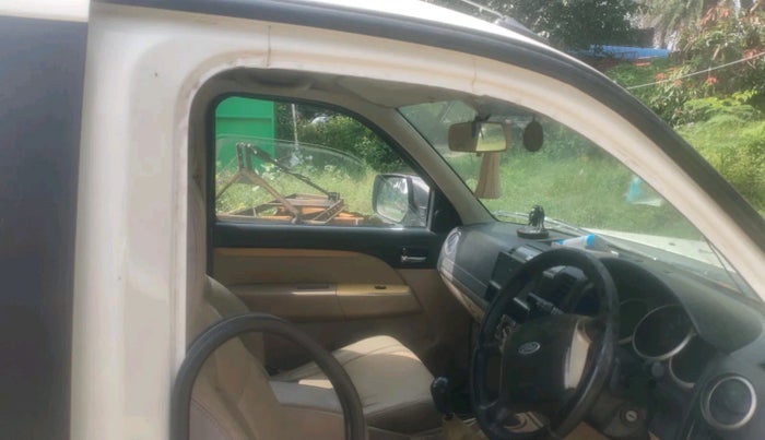 2012 Ford Endeavour 2.5L 4X2 MT, Diesel, Manual, 1,12,050 km, interior