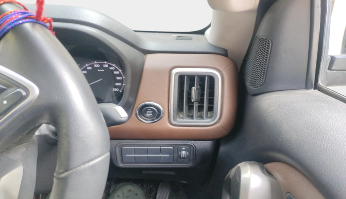 2023 Mahindra SCORPIO-N Z8 DIESEL AT 4WD 7 STR, Diesel, Automatic, 33,841 km, interior