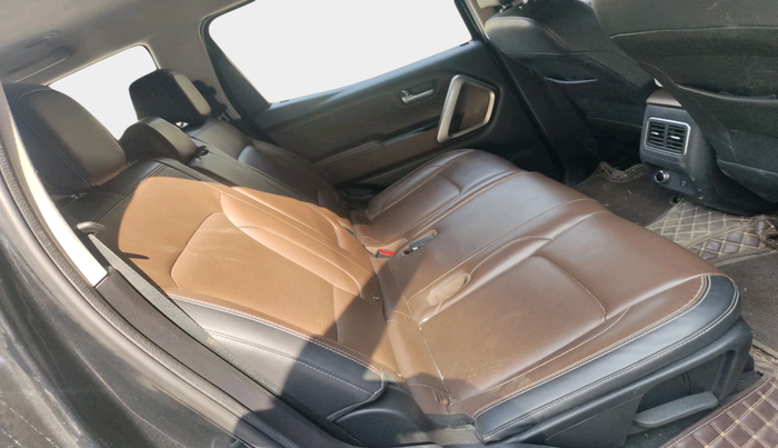 2023 Mahindra SCORPIO-N Z8 DIESEL AT 4WD 7 STR, Diesel, Automatic, 33,841 km, interior