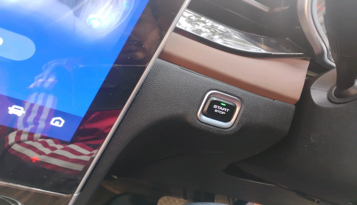 2024 MG HECTOR PLUS SAVVY PRO 1.5 TURBO CVT 6 STR, Petrol, Automatic, 27,378 km, interior