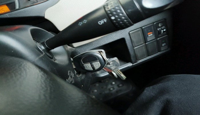 2013 Maruti Wagon R 1.0 VXI, Petrol, Manual, 53,405 km, interior