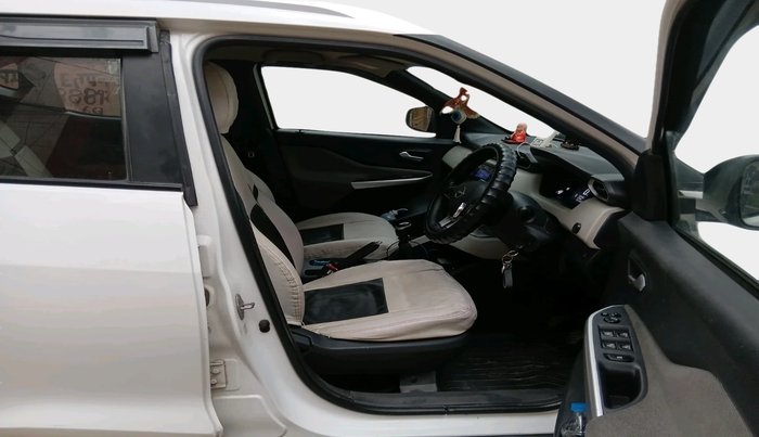 2021 Nissan MAGNITE XL, Petrol, Manual, 22,248 km, interior