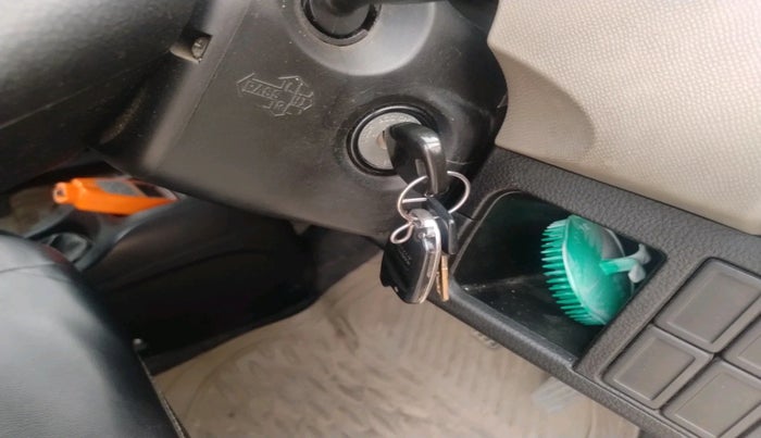 2013 Maruti Wagon R 1.0 LXI, Petrol, Manual, 49,107 km, interior